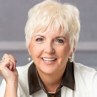 Photo of Jennifer Hofmann Dye